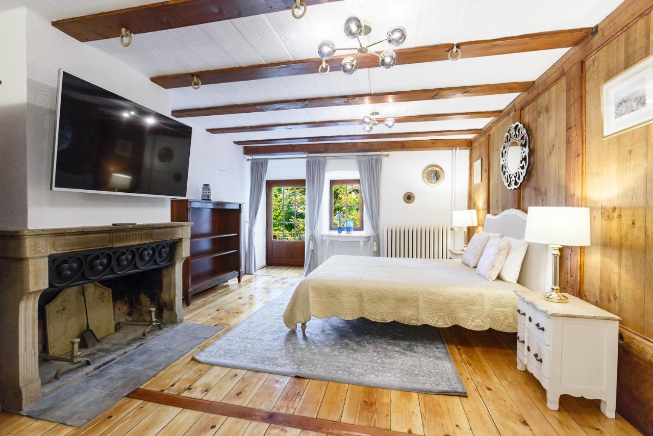A Castle Spirit Apartment In Chateau Du Chatelard Clarens ภายนอก รูปภาพ
