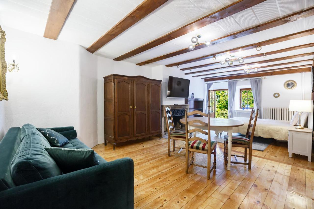 A Castle Spirit Apartment In Chateau Du Chatelard Clarens ภายนอก รูปภาพ
